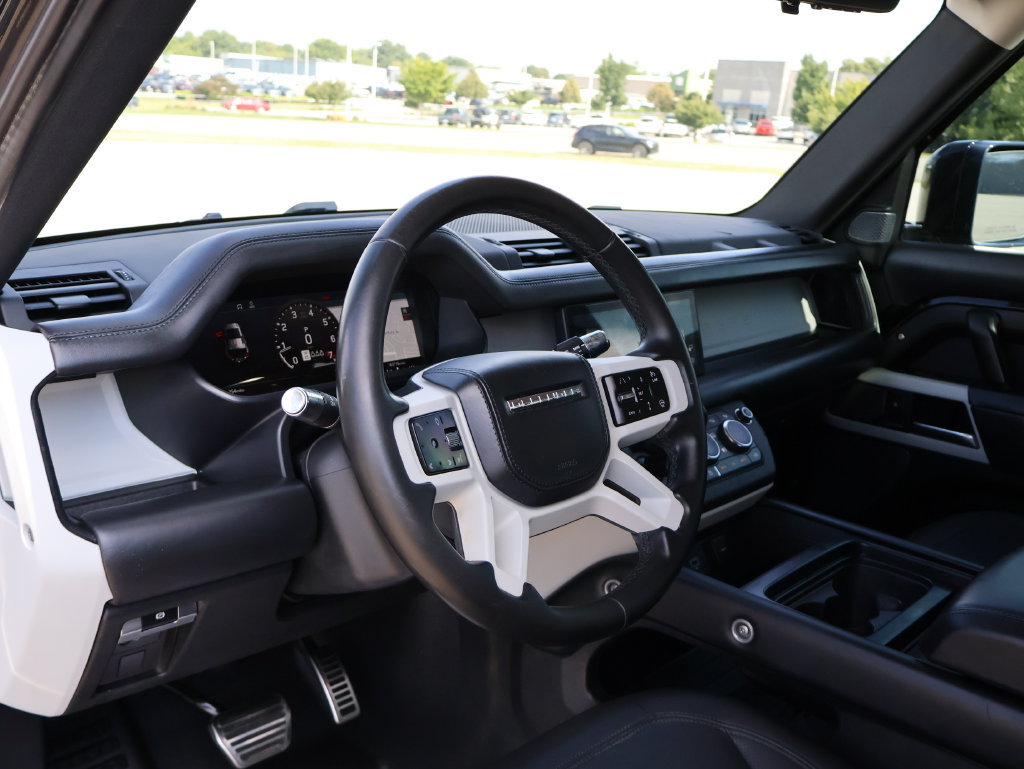 Used 2020 Land Rover Defender 110 HSE AWD/4WD image 16