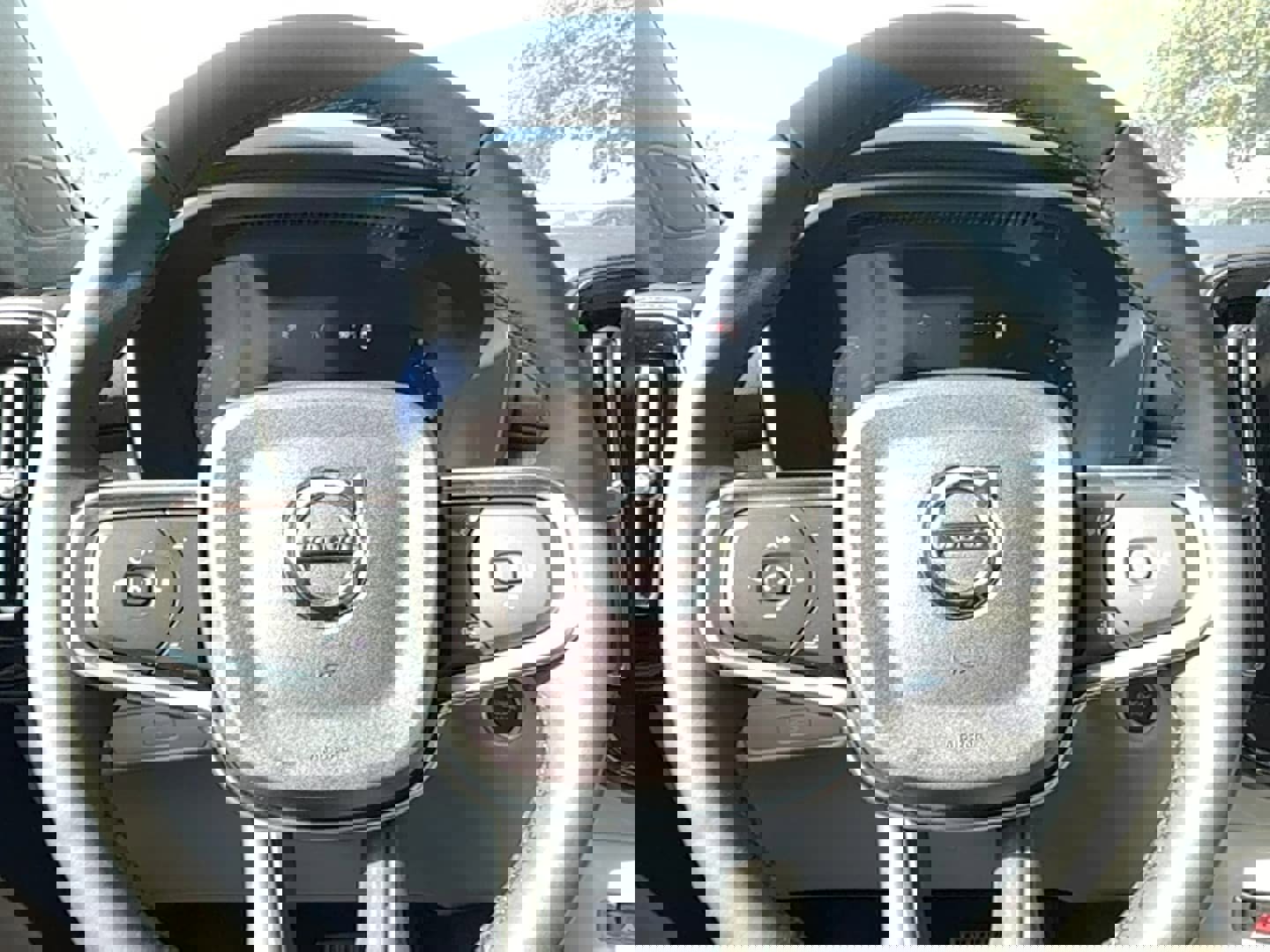 New 2026 Volvo XC40 B5 Plus w/ Protection Package Premier image 18