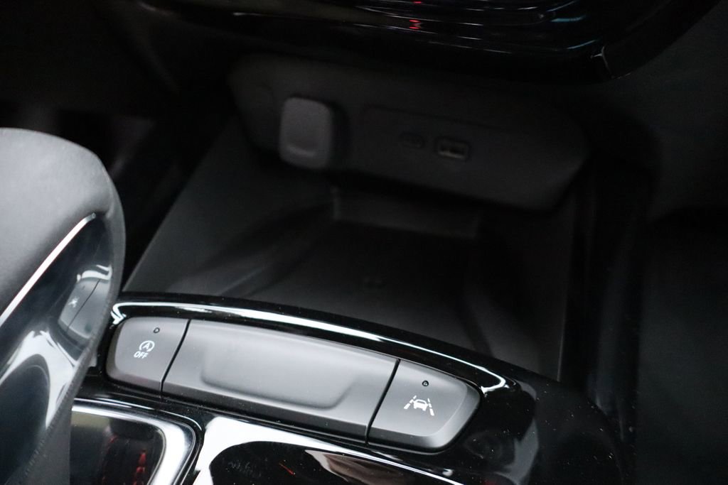 New 2026 Chevrolet Trax RS w/ Sunroof Package image 20