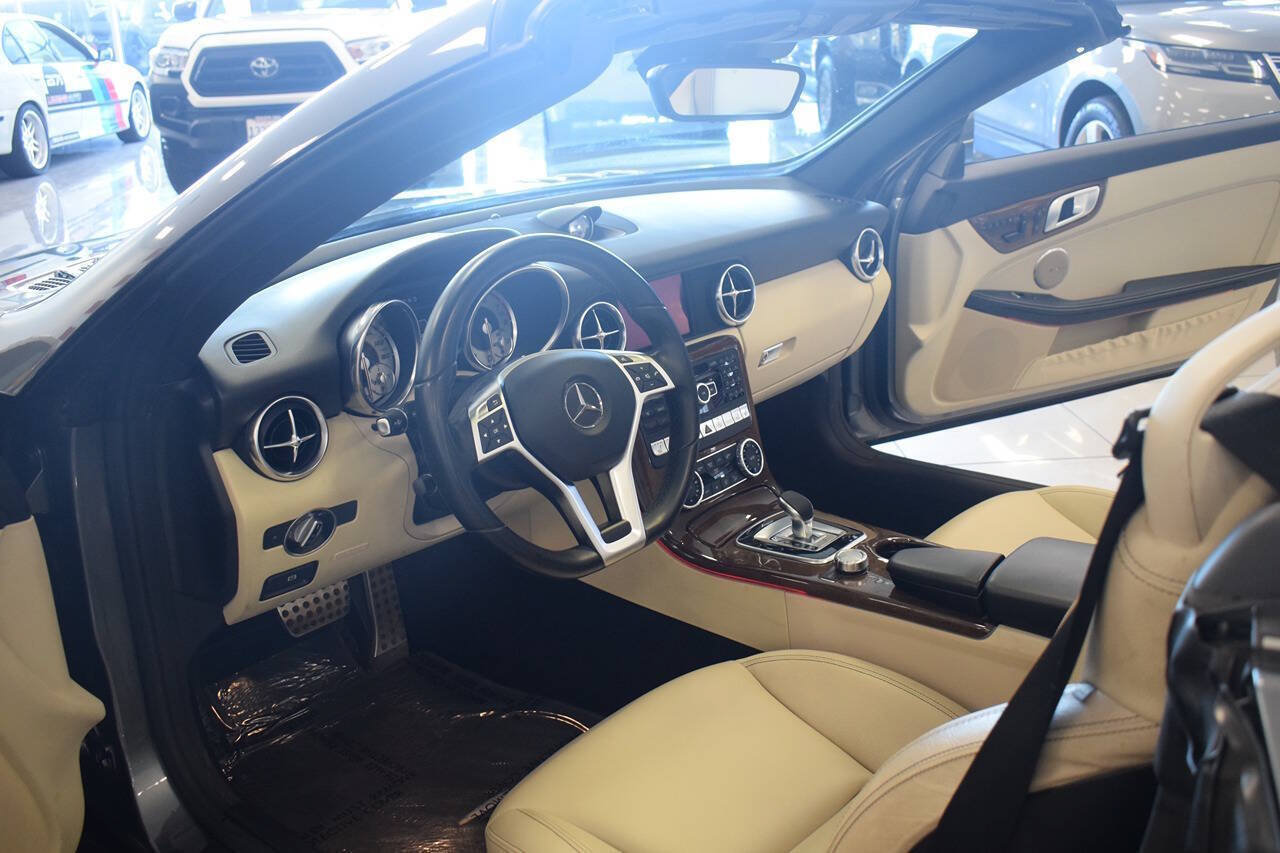 Used 2016 Mercedes-Benz SLK 300 image 18