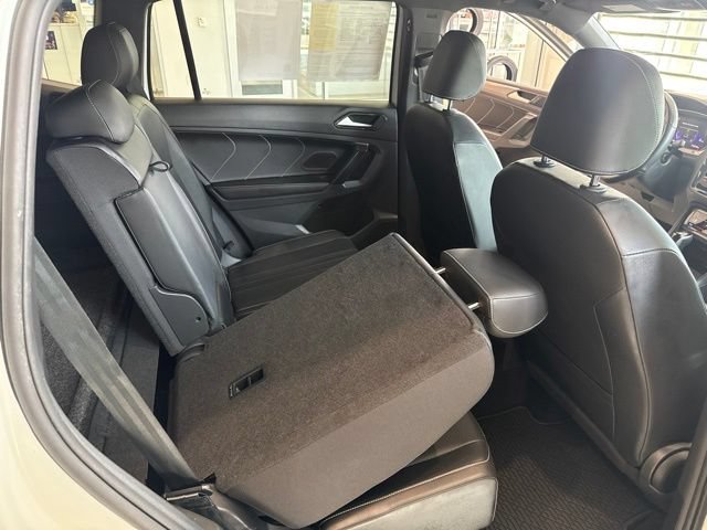 Used 2024 Volkswagen Tiguan SE R-Line AWD/4WD image 18