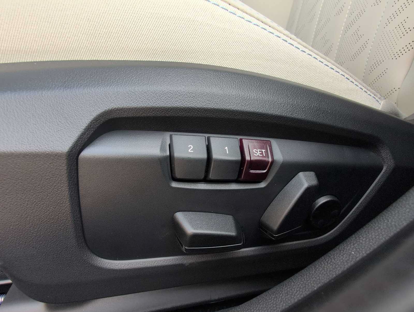 New 2026 MINI Cooper 4-Door Hardtop FWD image 18