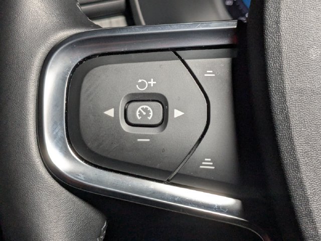 New 2025 Volvo XC40 B5 Core w/ Protection Package Premier AWD/4WD image 18