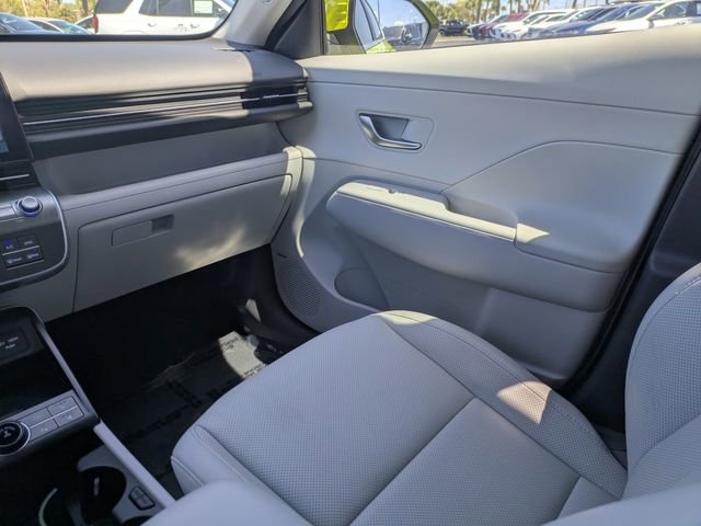 Used 2025 Hyundai Kona Limited image 21