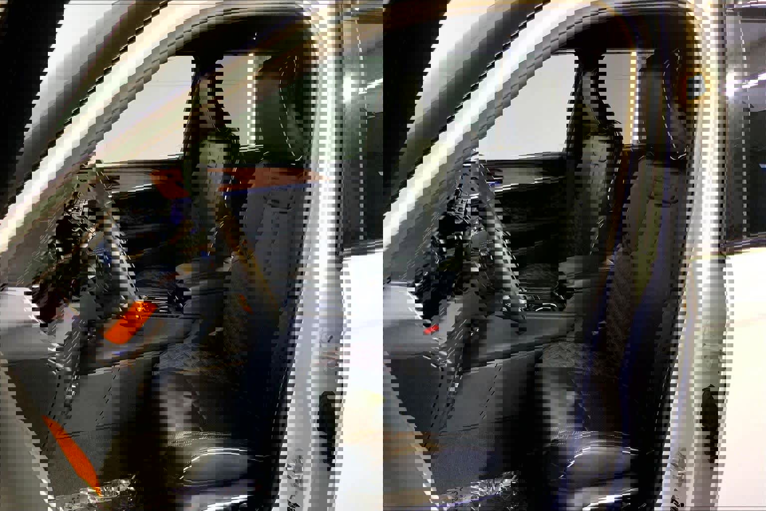 Used 2024 Jeep Grand Cherokee Summit AWD/4WD image 9