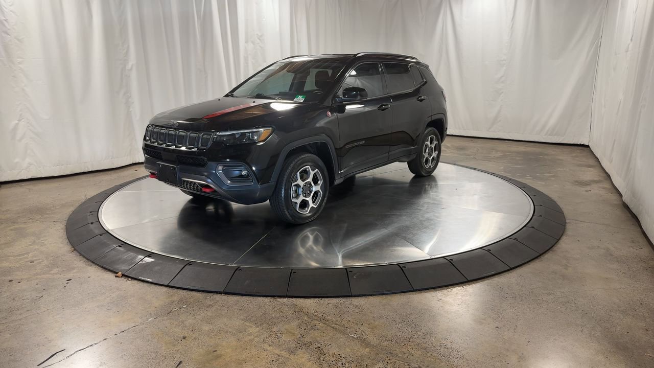 Used 2022 Jeep Compass Trailhawk w/ Trailhawk Elite Group image 4