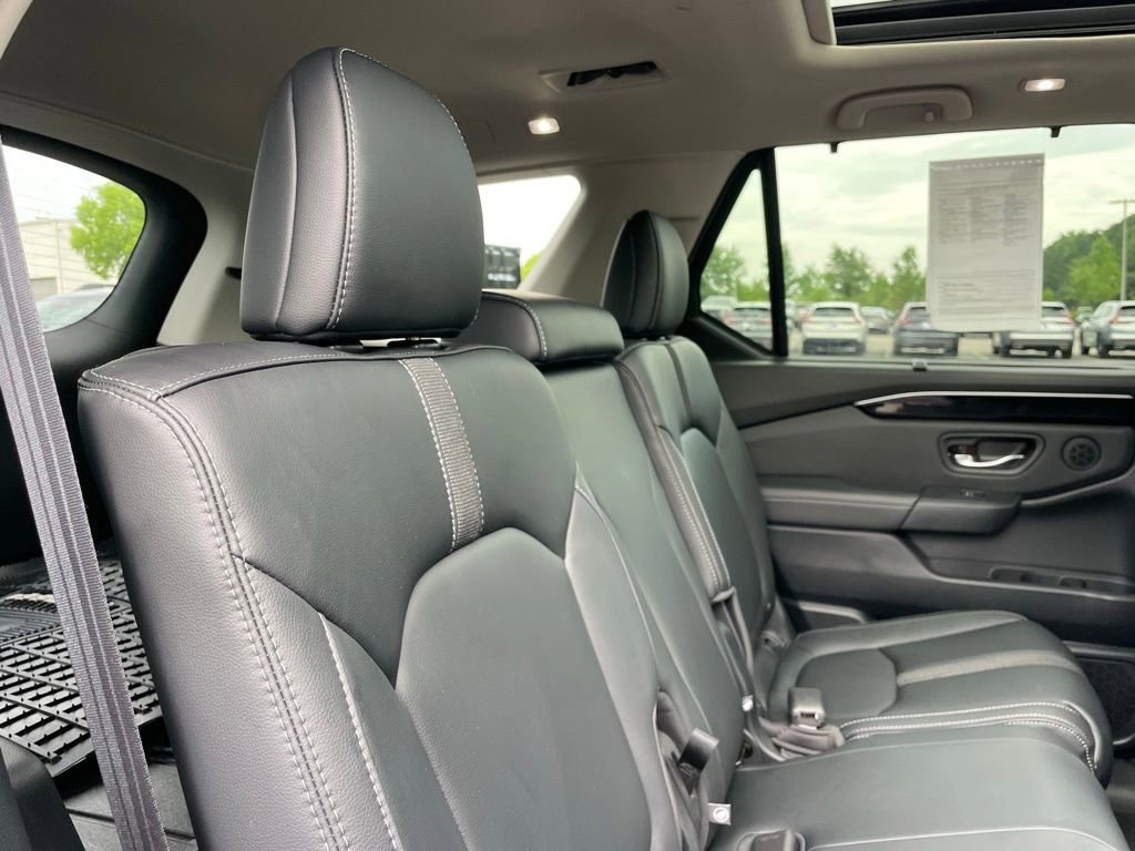 Certified 2023 Honda Pilot Touring image 37