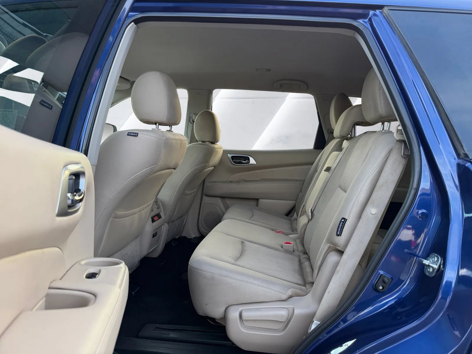 Used 2019 Nissan Pathfinder SV FWD image 15