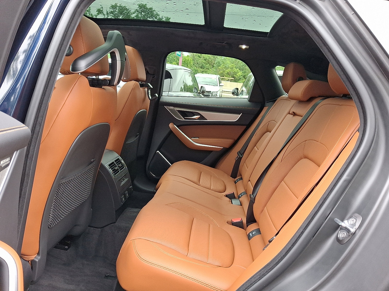 New 2026 Jaguar F-PACE R-Dynamic S image 5