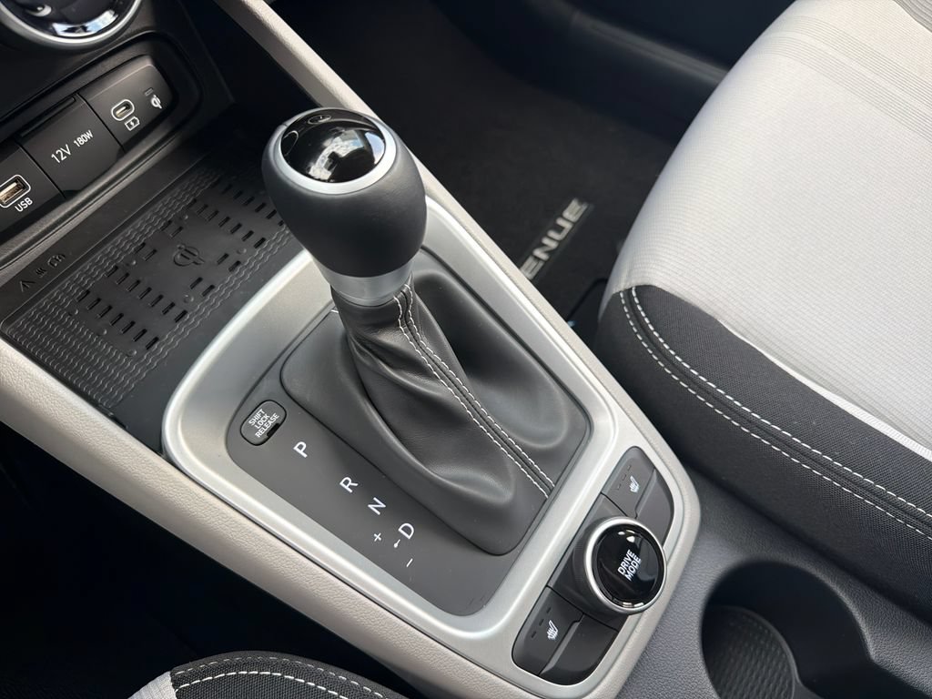New 2026 Hyundai Venue SEL FWD image 32
