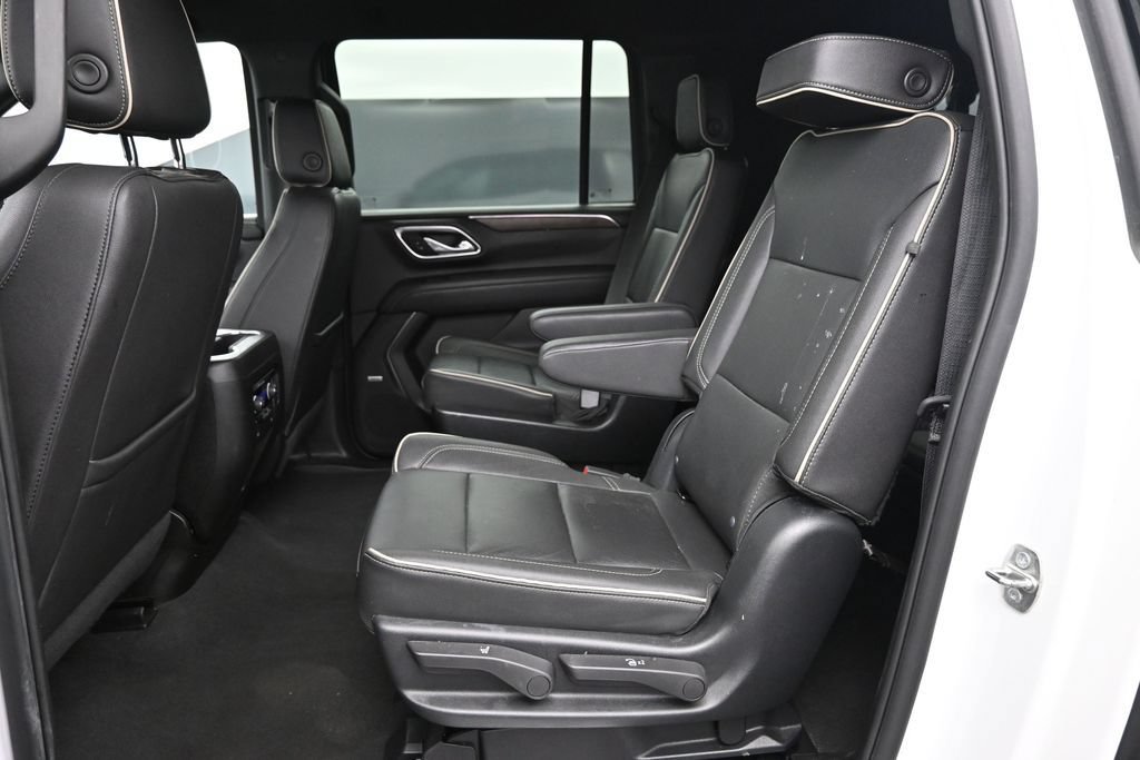 Used 2023 Chevrolet Suburban Premier AWD/4WD image 25