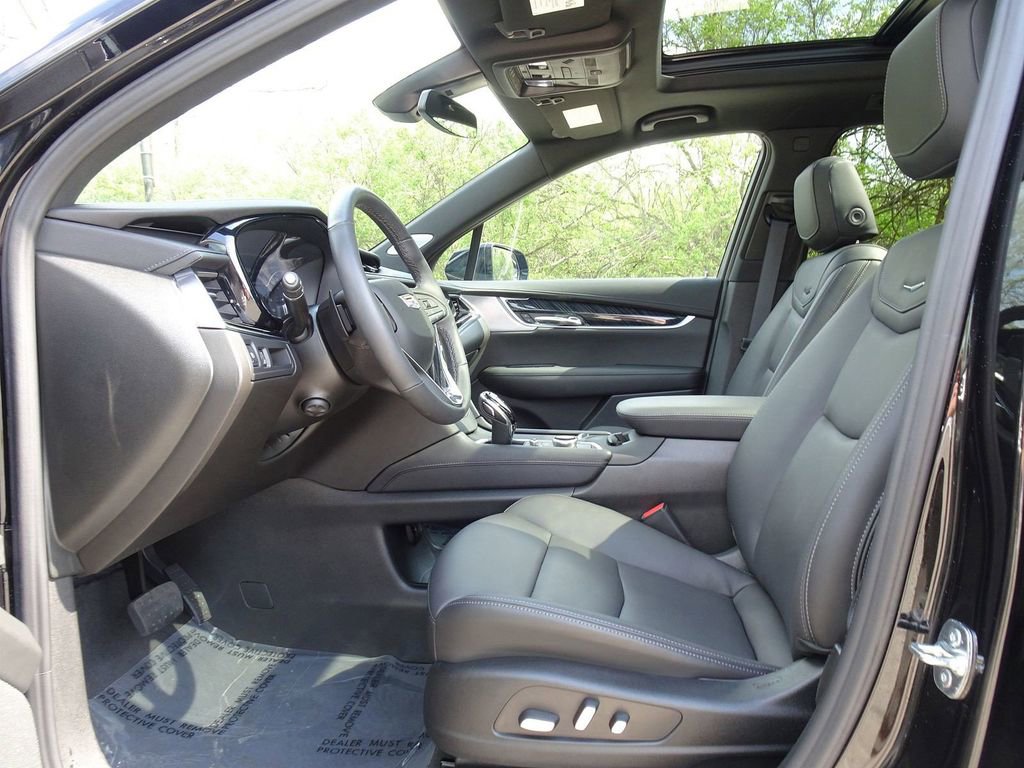 Certified 2025 Cadillac XT6 Premium Luxury image 7