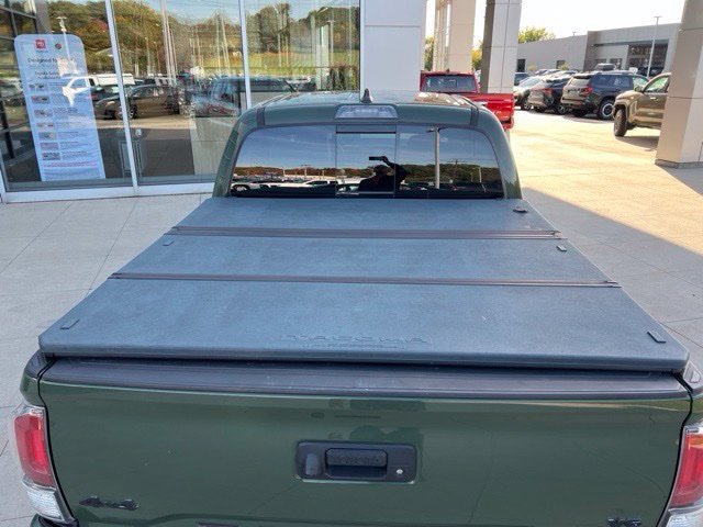 Used 2021 Toyota Tacoma Limited AWD/4WD image 31