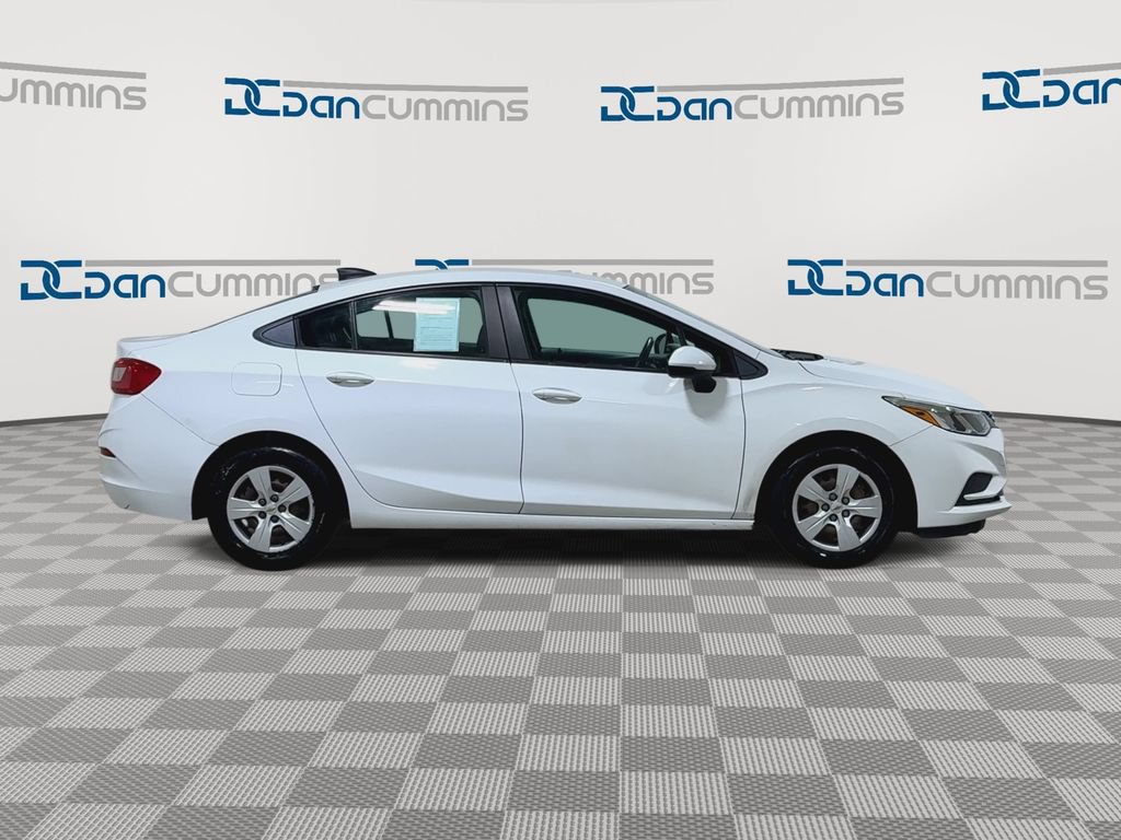Used 2017 Chevrolet Cruze LS FWD image 9