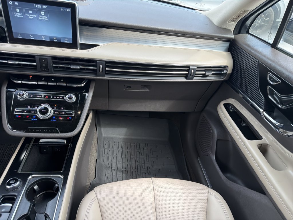 Used 2021 Lincoln Corsair AWD w/ Sport Package image 18