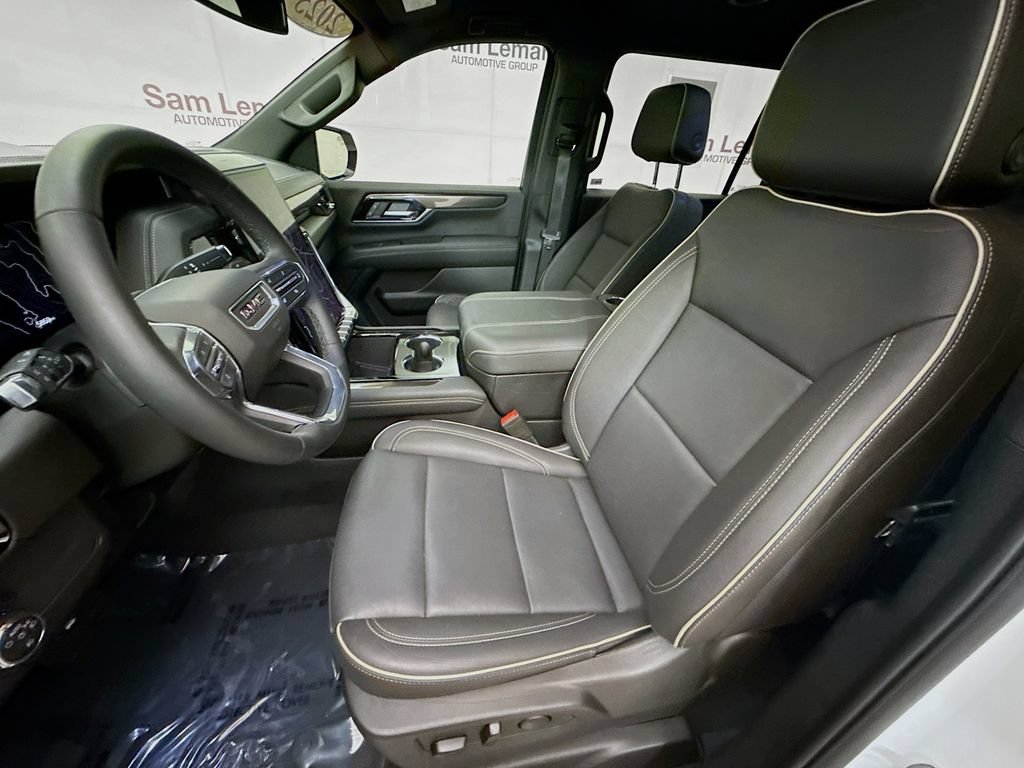 Used 2025 GMC Yukon XL Elevation AWD/4WD image 24