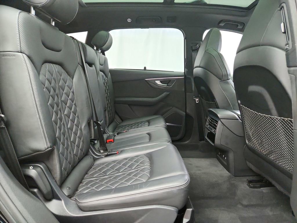 Used 2021 Audi SQ7 Premium Plus w/ Executive Package image 36