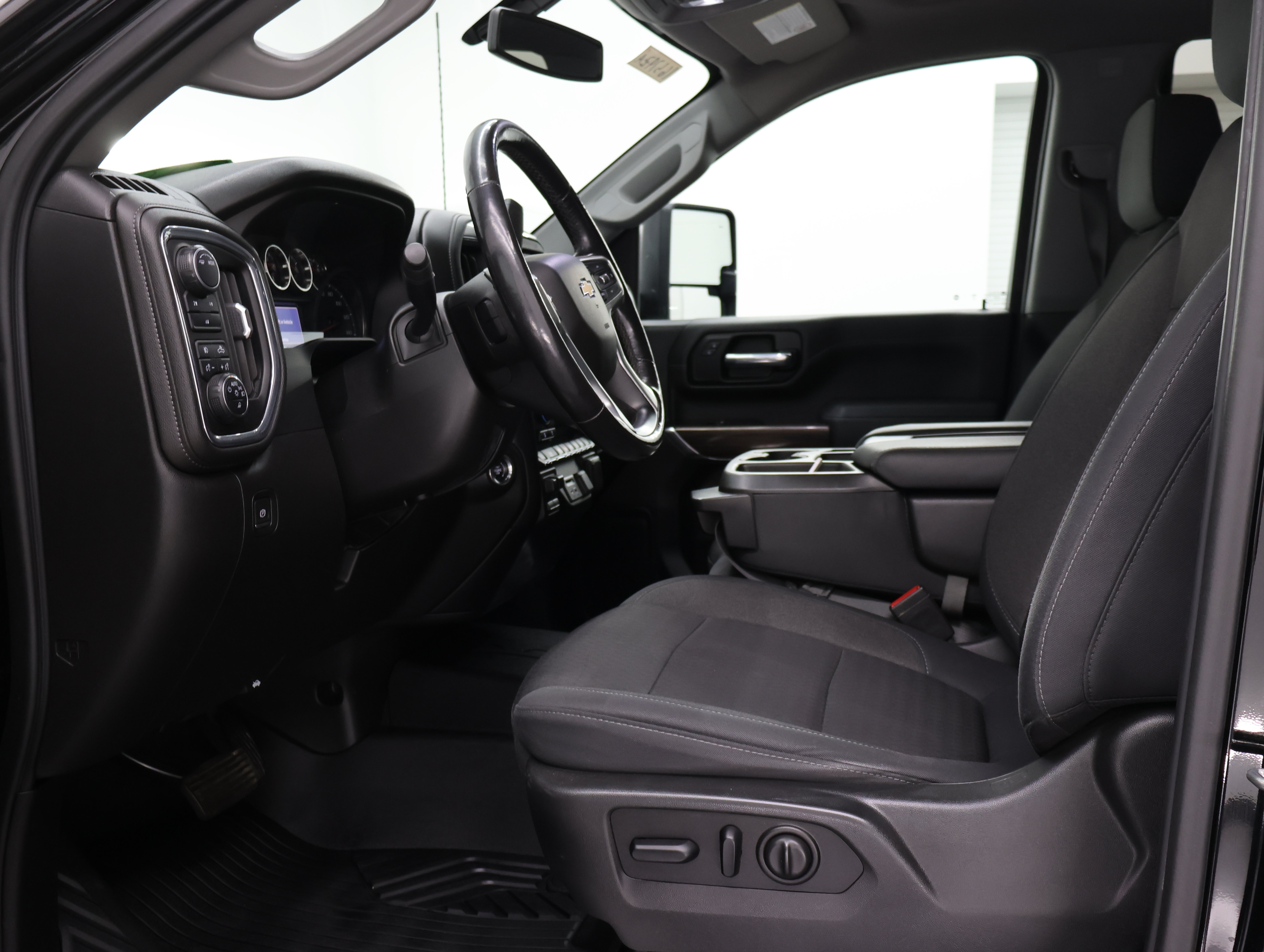 Used 2020 Chevrolet Silverado 2500 LT w/ All Star Edition AWD/4WD image 8