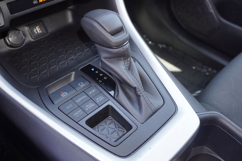 Certified 2025 Toyota RAV4 XLE w/ Convenience Package AWD/4WD image 19