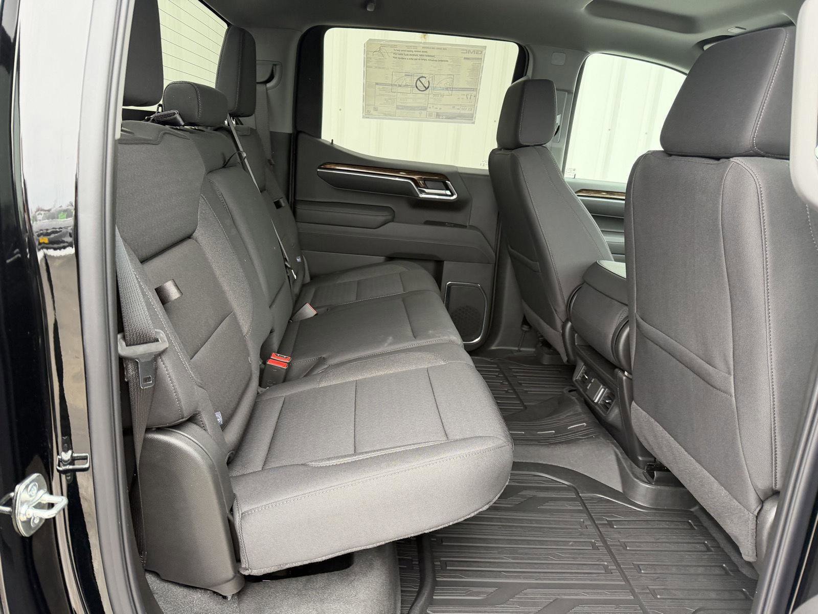 Used 2025 GMC Sierra 1500 Elevation image 16