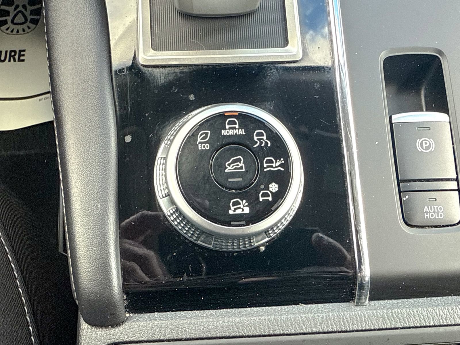 Used 2024 Mitsubishi Outlander ES image 35