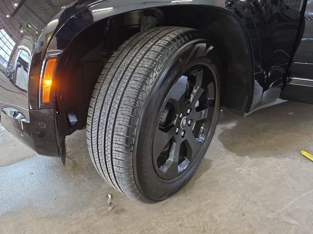 Used 2025 Land Rover Defender 110 X-Dynamic SE image 31