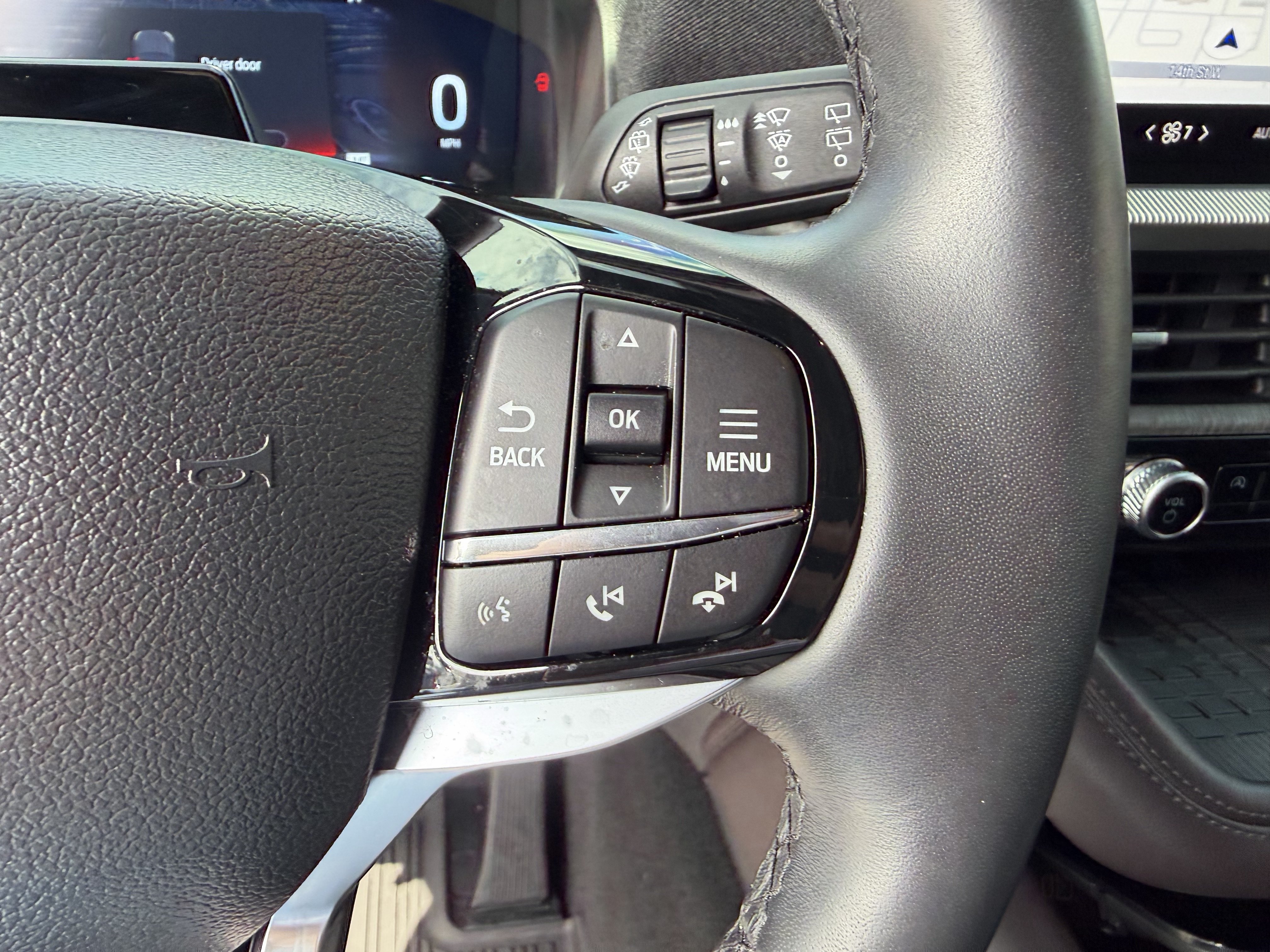 Used 2025 Ford Explorer Platinum w/ Ultimate Package RWD image 27