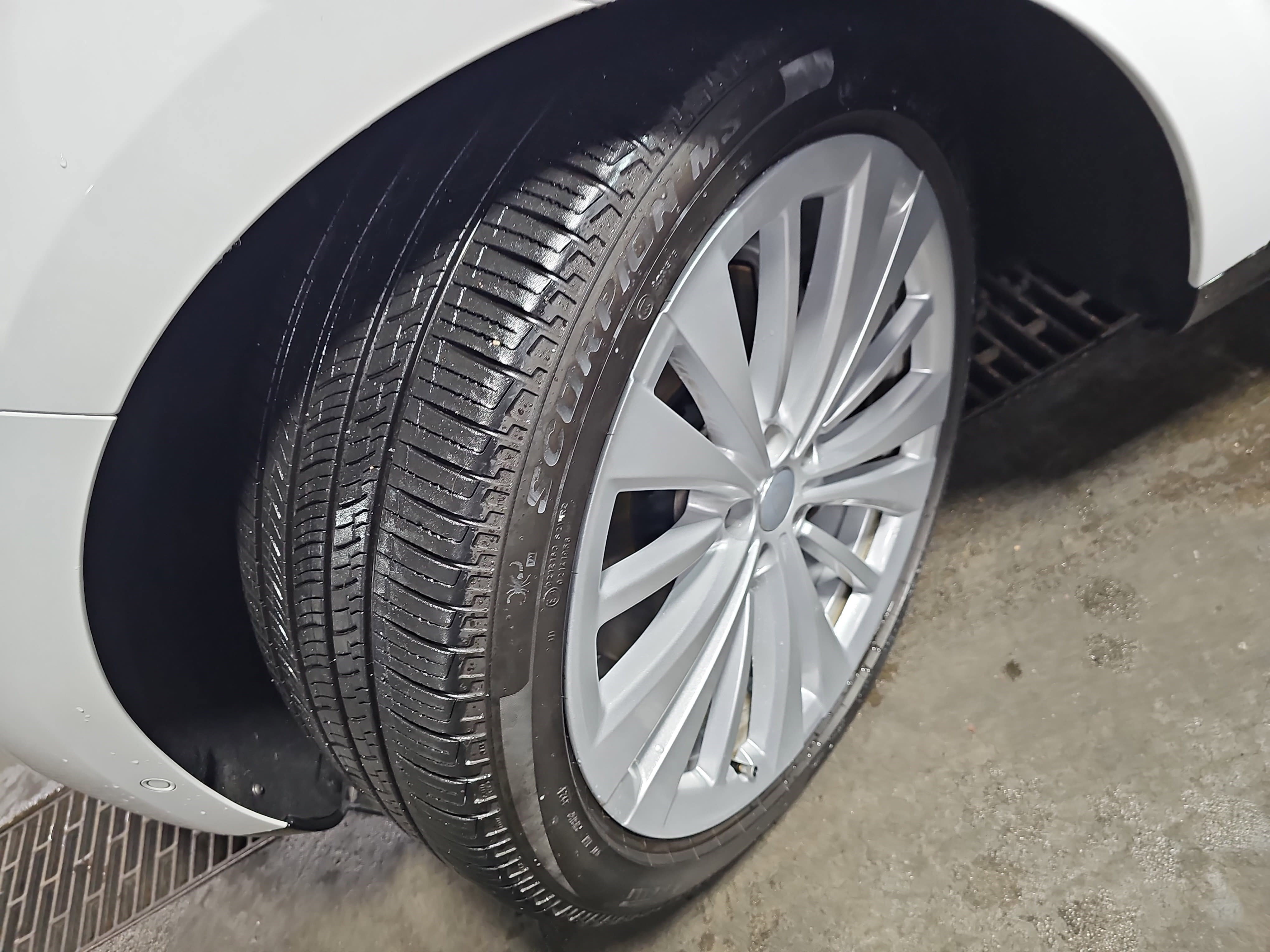 Used 2025 Land Rover Range Rover SE image 35