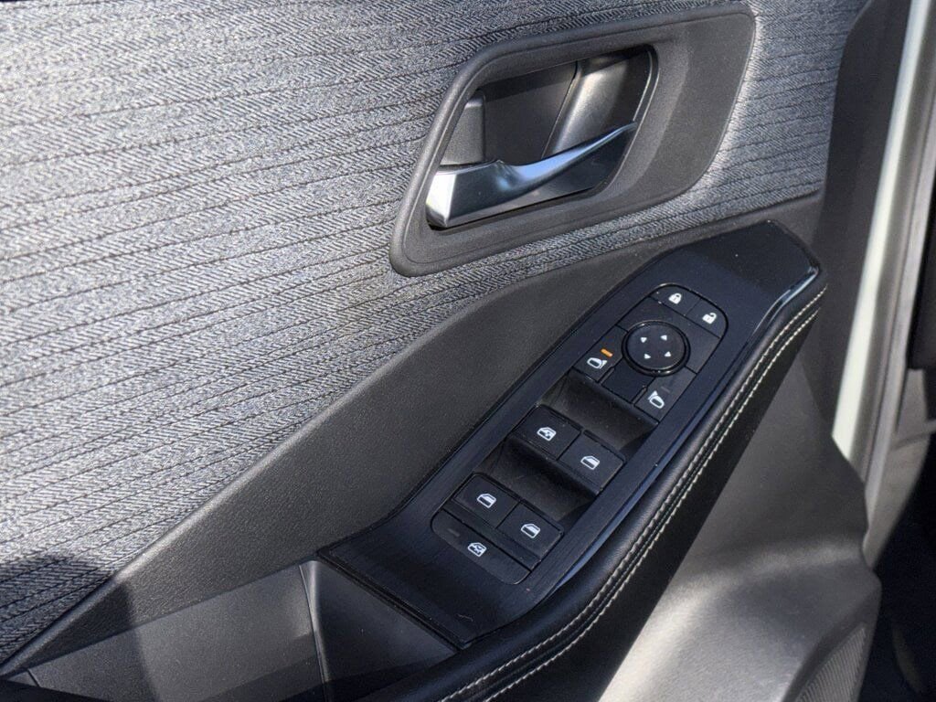 Certified 2023 Nissan Rogue SV image 24