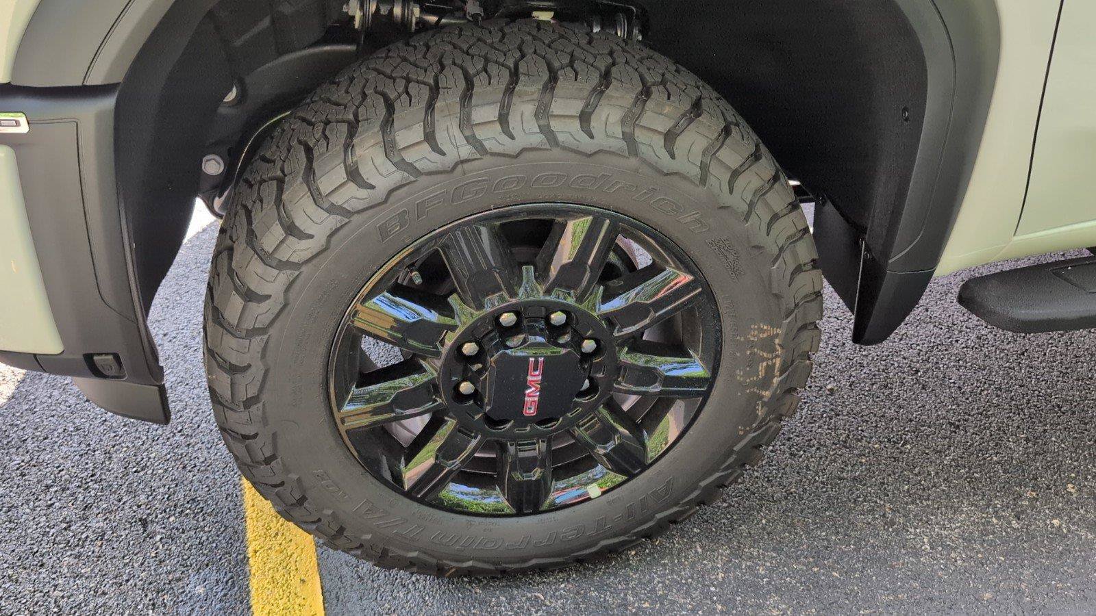 New 2026 GMC Sierra 2500 AT4 w/ AT4 Premium Plus Package AWD/4WD image 11