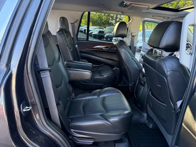 Used 2016 Cadillac Escalade Luxury AWD/4WD image 36