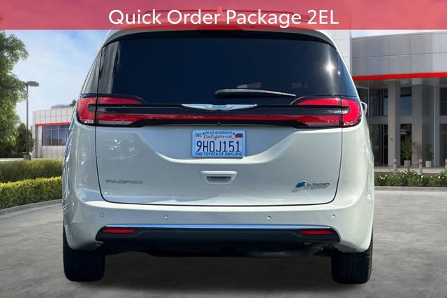 Used 2021 Chrysler Pacifica Touring-L FWD image 6