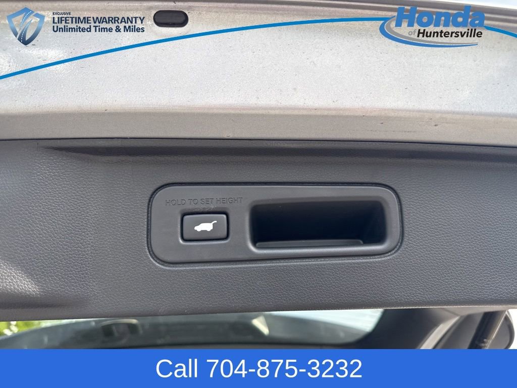 Used 2025 Honda Pilot EX-L image 12