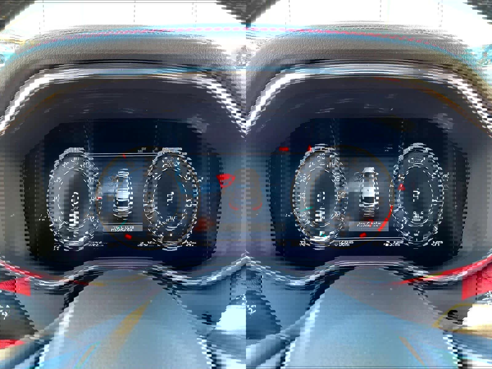 Used 2025 Jaguar F-PACE R-Dynamic S image 21