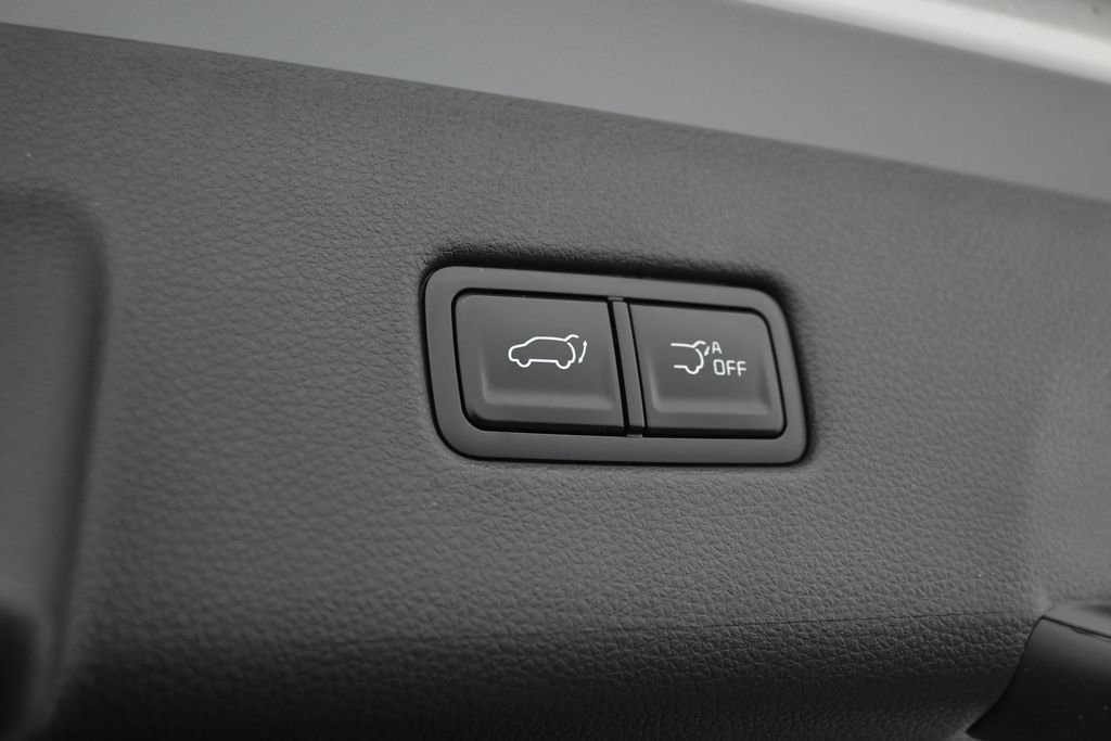 Used 2025 Kia Carnival EX FWD image 42