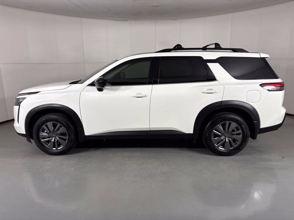 Certified 2026 Nissan Pathfinder SV FWD image 5