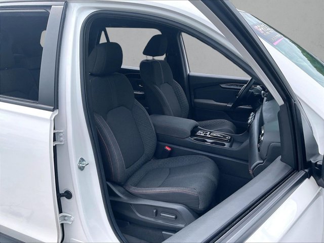 Used 2025 Honda Pilot Sport image 9