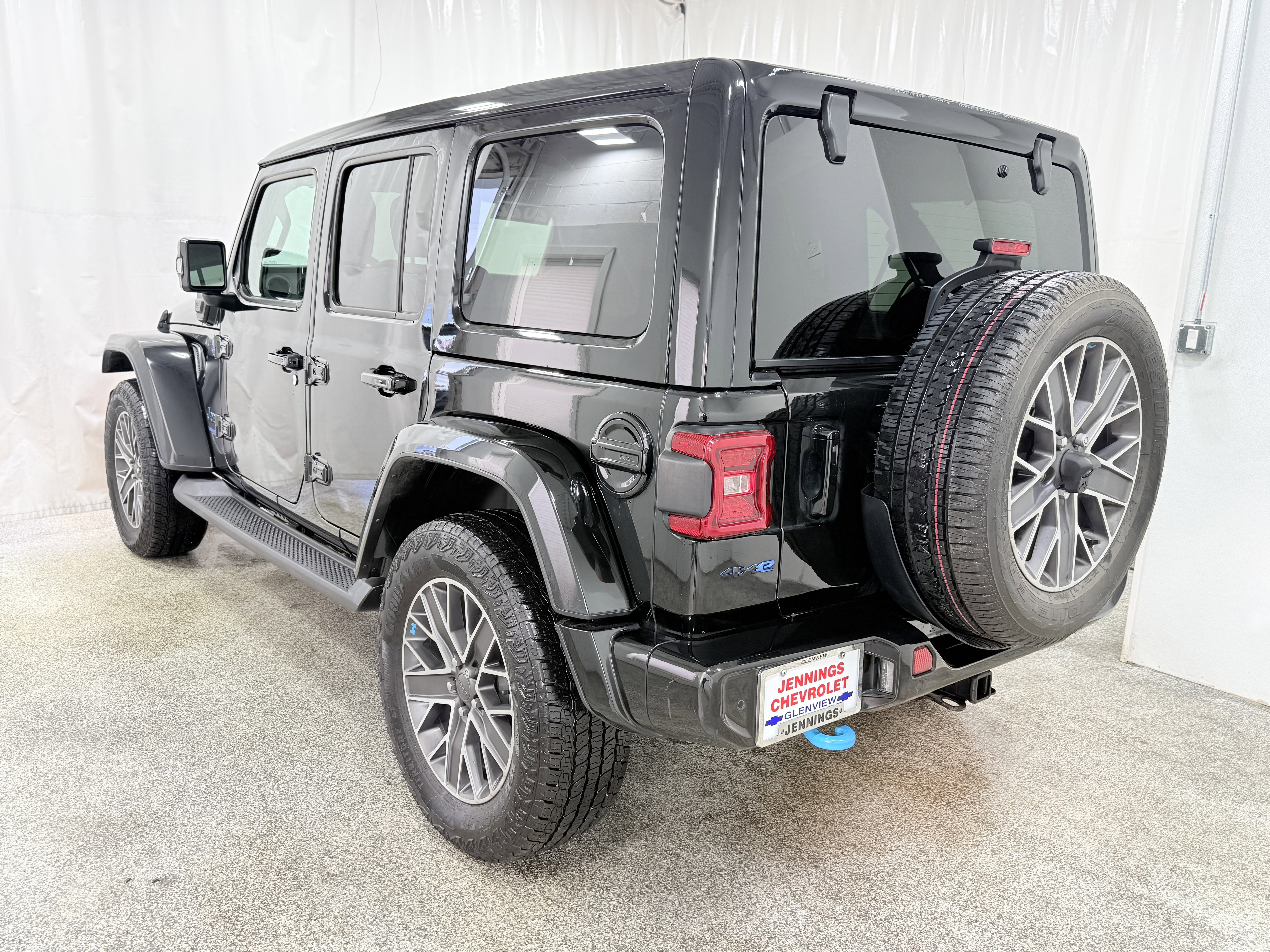 Used 2022 Jeep Wrangler Unlimited Sahara image 6