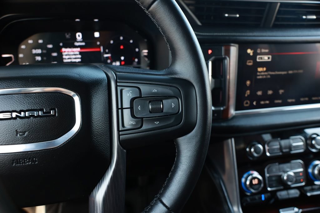 Used 2023 GMC Yukon Denali Ultimate AWD/4WD image 26
