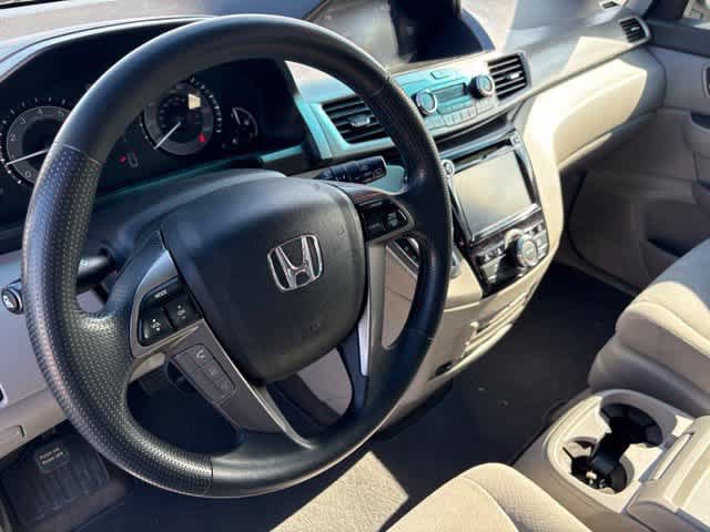 Used 2016 Honda Odyssey SE image 10
