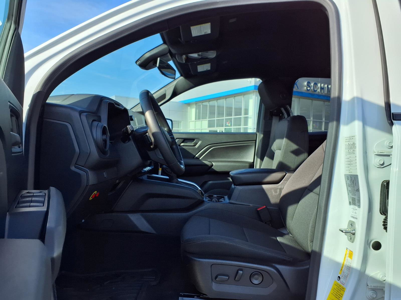 Used 2024 Chevrolet Colorado W/T w/ Technology Package AWD/4WD image 20