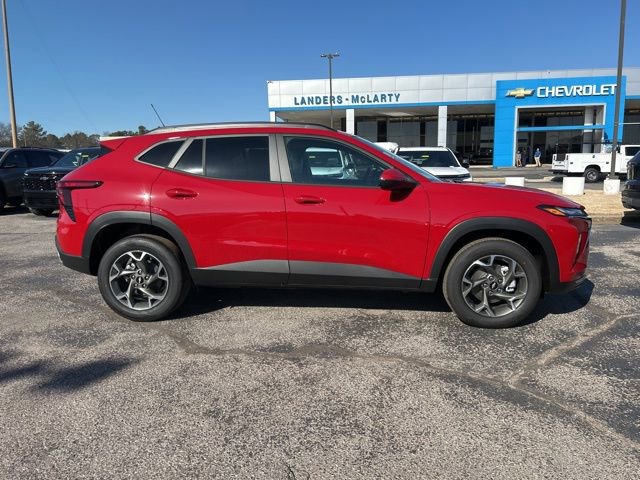 New 2026 Chevrolet Trax LT image 2