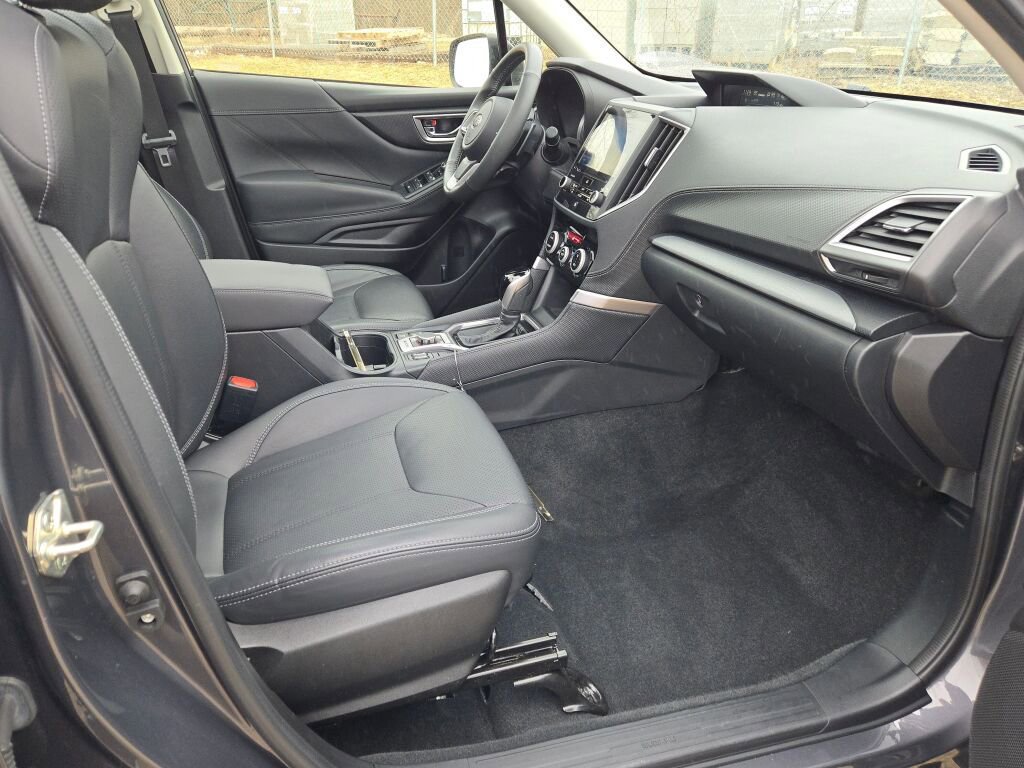 Used 2021 Subaru Forester Limited w/ Popular Package #3 image 7
