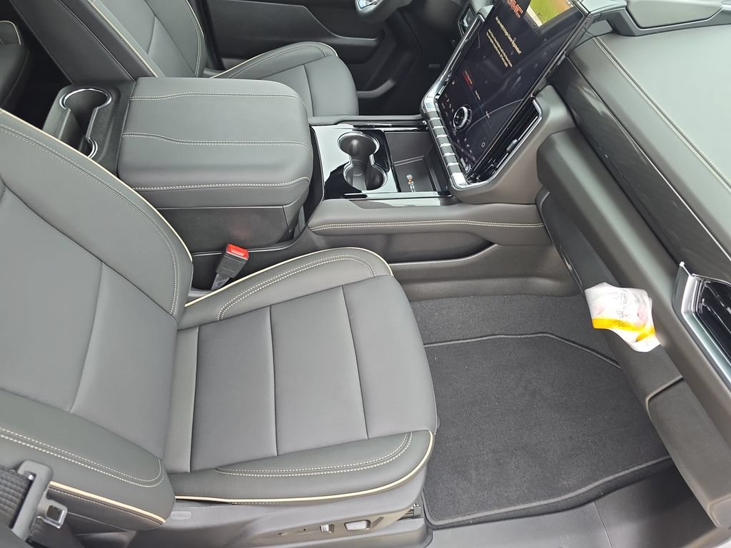 New 2026 GMC Yukon Elevation w/ Elevation Premium Package AWD/4WD image 10