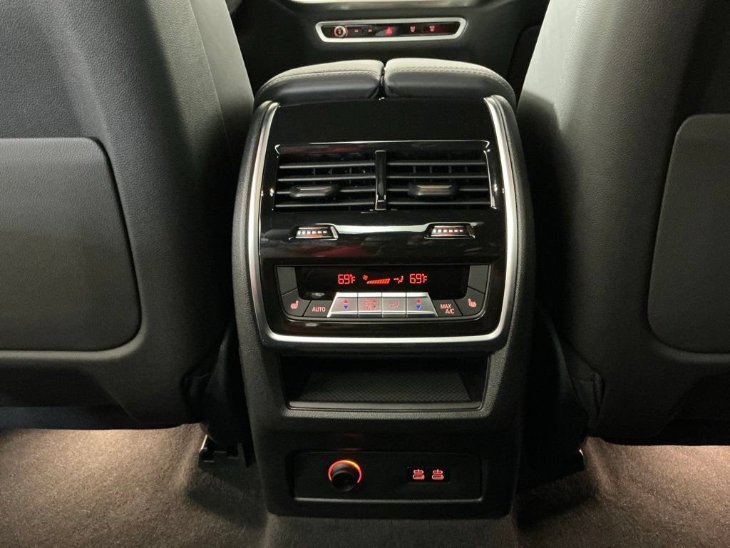Certified 2025 BMW X7 M60i w/ Executive Package AWD/4WD image 27