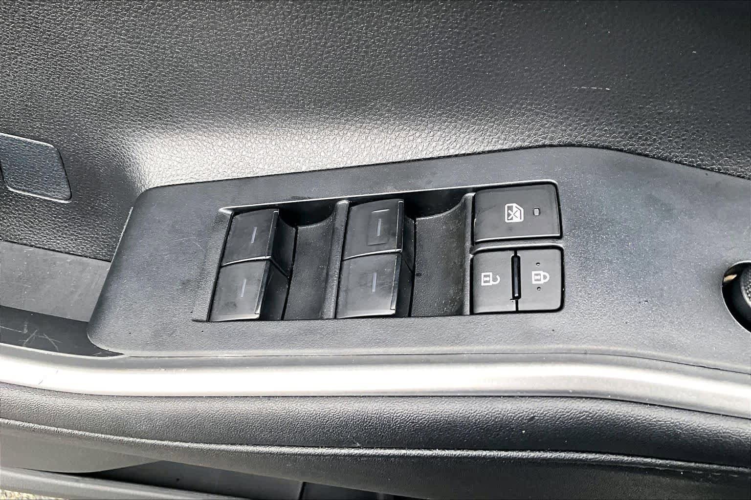 Certified 2024 Toyota Highlander LE AWD/4WD image 36