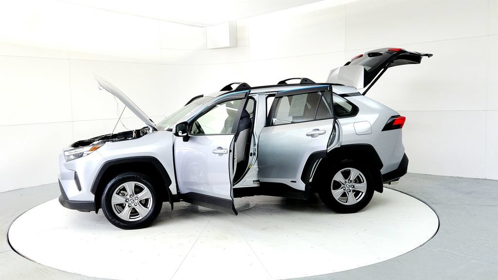 Used 2025 Toyota RAV4 XLE w/ Convenience Package AWD/4WD image 10