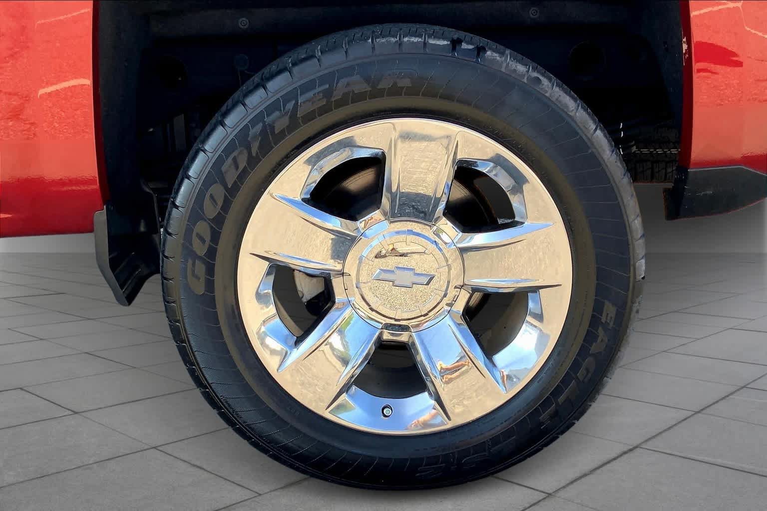 Used 2018 Chevrolet Silverado 1500 LTZ w/ Sport Package AWD/4WD image 11