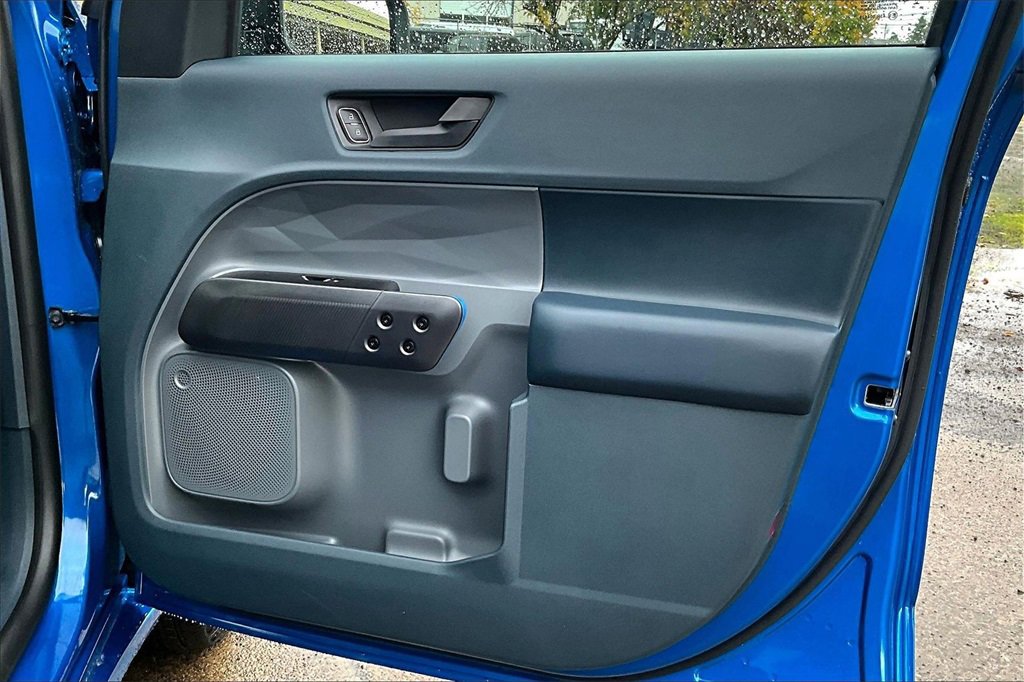 Used 2025 Ford Maverick Lobo image 23