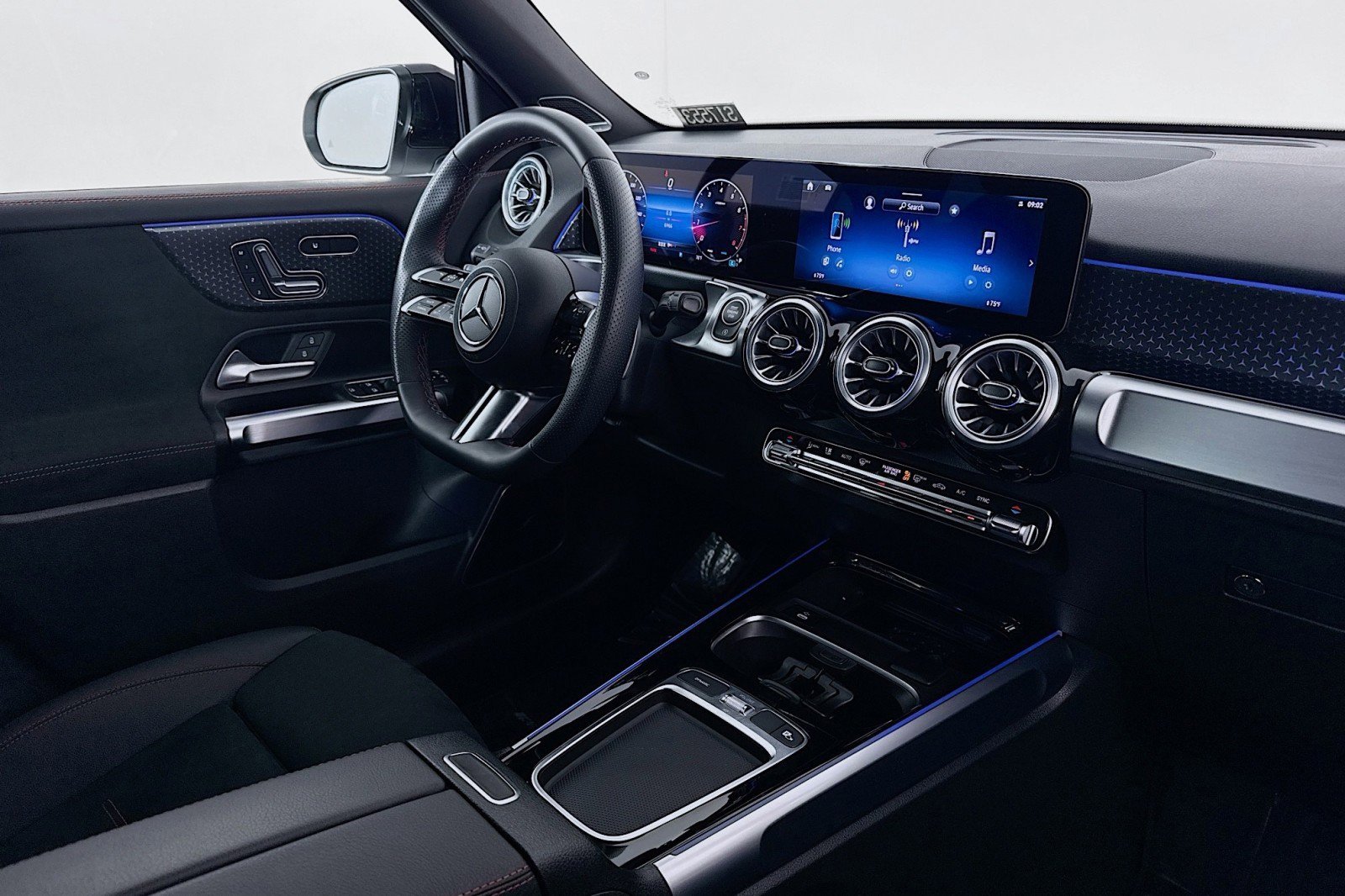 Used 2025 Mercedes-Benz GLB 250 GLB 250 image 16